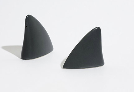 Shark-fin-salt-and-pepper-shakers